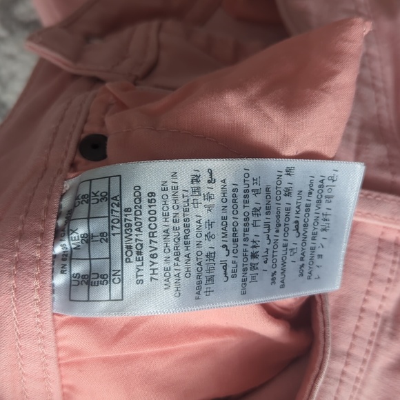 ✨ 2 for $25 GUESS Pink cropped pants | size 28 - Picture 3 of 5